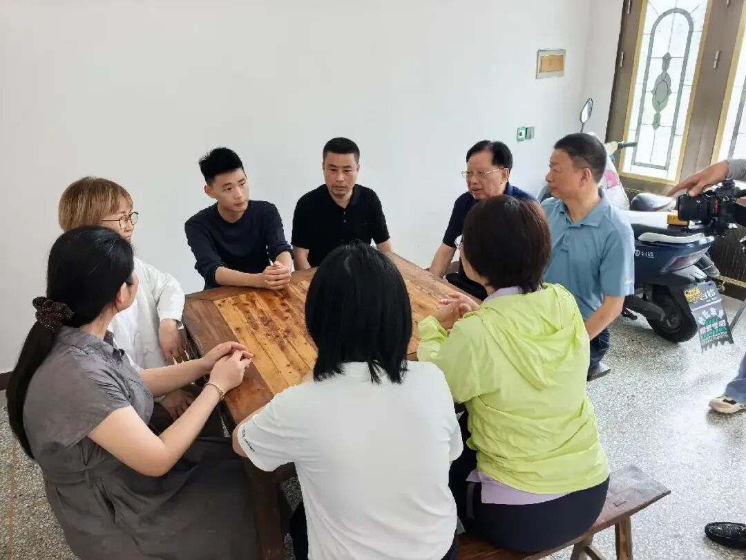 简篇 - 盛夏走访暖洪泽 助学赋能启新程