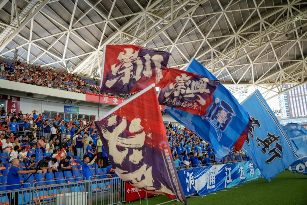 黄佳1.jpg